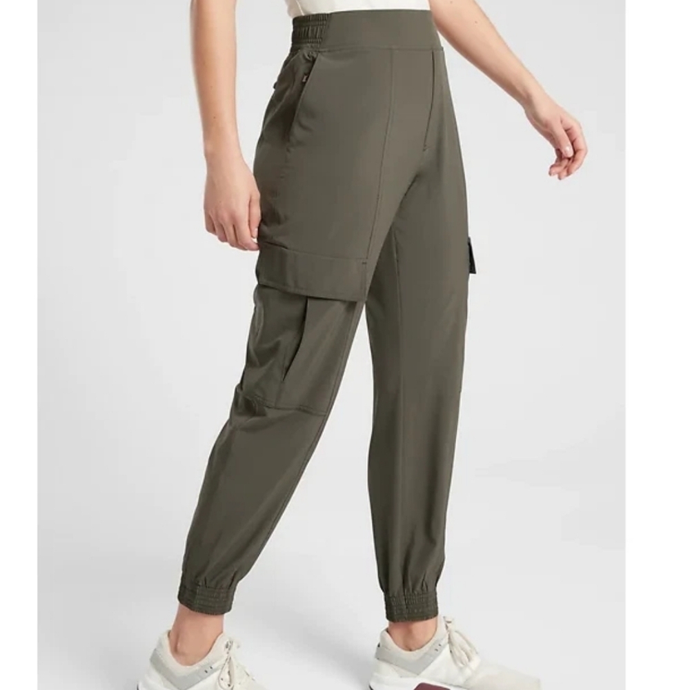 Athleta Chelsea Utility Jogger Size 6‎ Olive Green Cargo